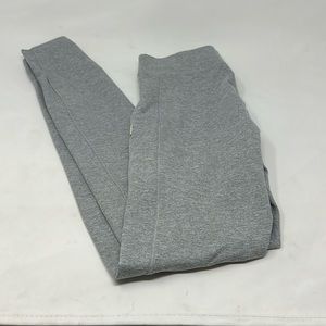 Vuori women’s granite pocket leggings light heather gray size small